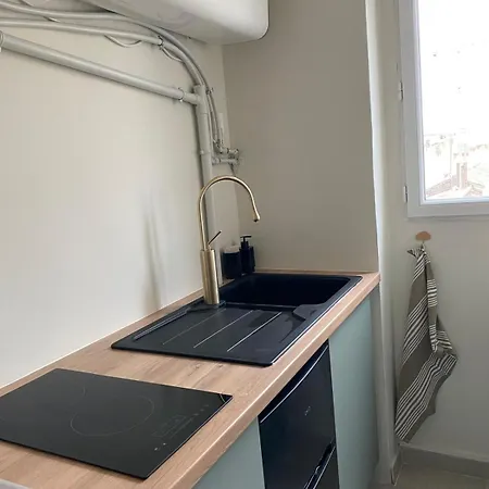 Flat In Les Arceaux With Separate Kitchen, Bright, Quiet, Trendy, Apartamento